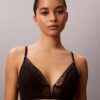Reggiseno triangolare leggermente foderato in pizzo nero CK Black Geo