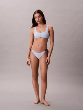 Slip bikini con monogramma grafico e lacci laterali