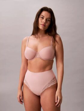 Slip in pizzo elasticizzato sensuale