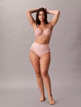 Slip in pizzo elasticizzato sensuale