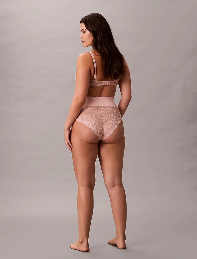 Slip in pizzo elasticizzato sensuale Slip in pizzo elasticizzato sensuale