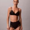 Slip in pizzo elasticizzato sensuale Slip in pizzo elasticizzato sensuale