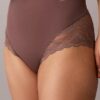 Slip sensuale in pizzo elasticizzato