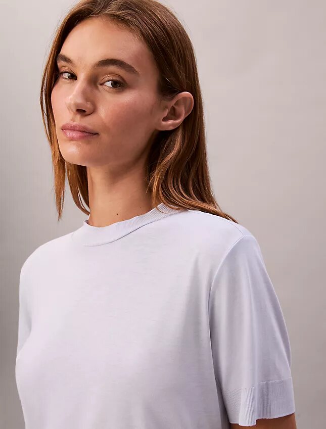T-shirt a collo alto in maglia fine T-shirt a collo alto in maglia fine