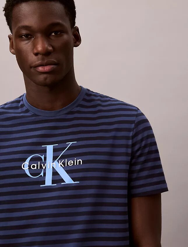 T-shirt classica a righe con grafica Monologo T-shirt classica a righe con grafica Monologo