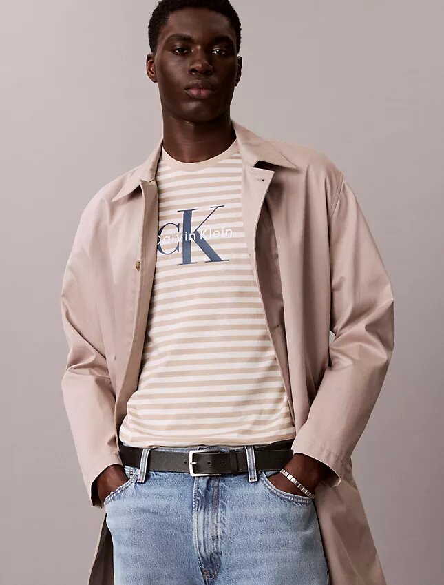 T-shirt classica a righe con grafica Monologo T-shirt classica a righe con grafica Monologo