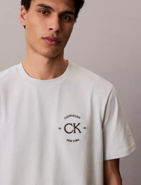 T-shirt classica con grafica a cerchio del logo T-shirt classica con grafica a cerchio del logo