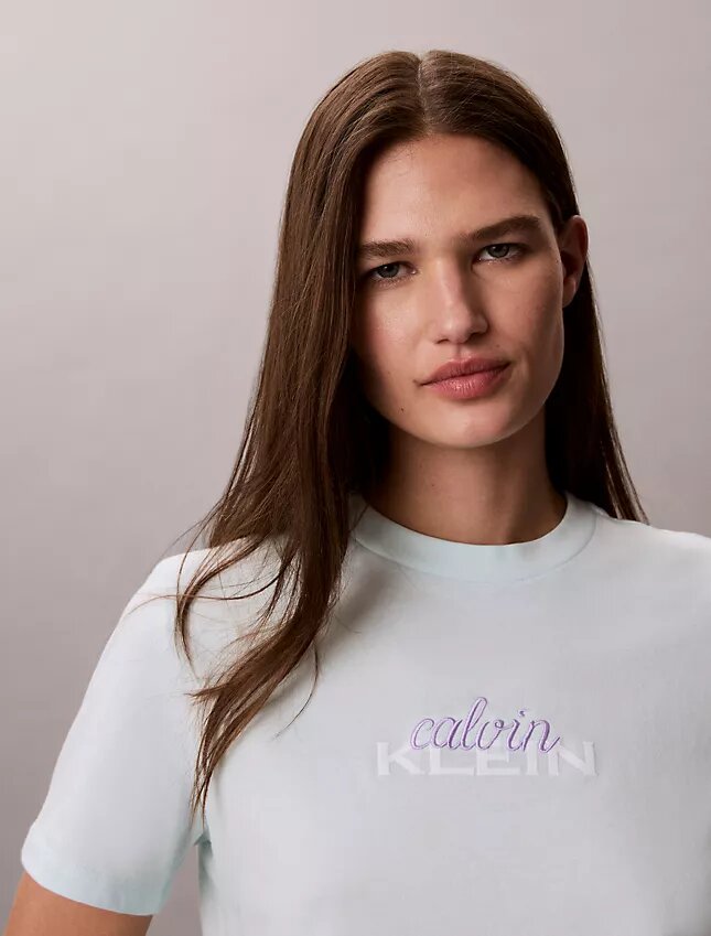 T-shirt classica con grafica a strati del logo T-shirt classica con grafica a strati del logo