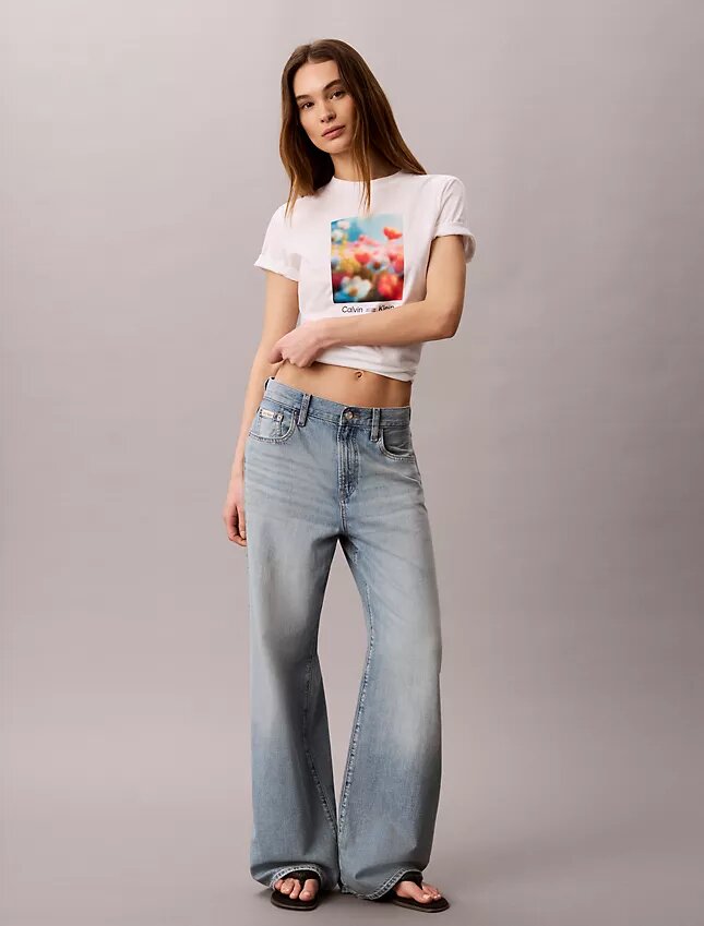 T-shirt classica con grafica floreale T-shirt classica con grafica floreale