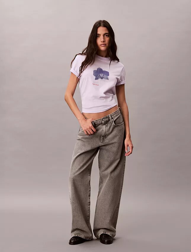 T-shirt classica con grafica floreale sfocata T-shirt classica con grafica floreale sfocata