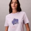 T-shirt classica con grafica floreale sfocata T-shirt classica con grafica floreale sfocata