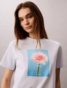 T-shirt classica con grafica margherita