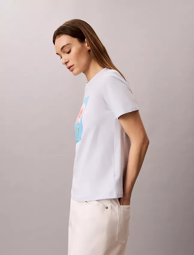 T-shirt classica con grafica margherita T-shirt classica con grafica margherita