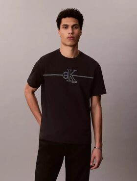T-shirt classica con grafica Monogram Line