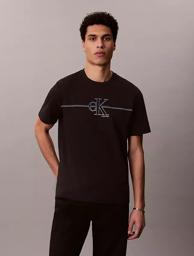 T-shirt classica con grafica Monogram Line T-shirt classica con grafica Monogram Line