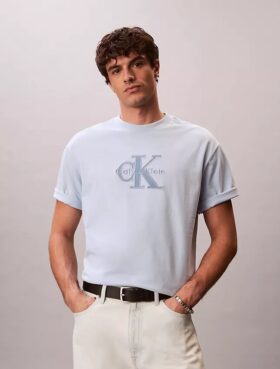 T-shirt classica con grafica Monologo