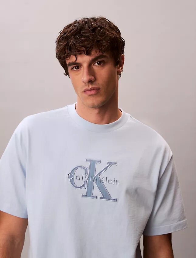 T-shirt classica con grafica Monologo T-shirt classica con grafica Monologo