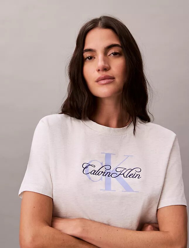 T-shirt classica con grafica Script Monologo T-shirt classica con grafica Script Monologo