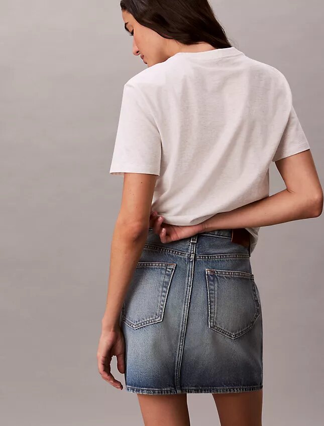 T-shirt classica con grafica Script Monologo T-shirt classica con grafica Script Monologo