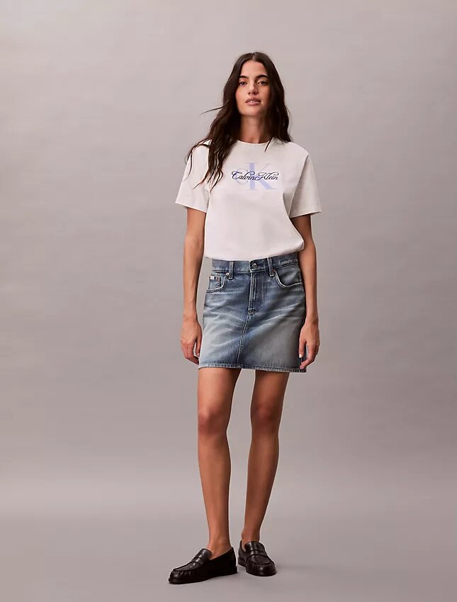 T-shirt classica con grafica Script Monologo T-shirt classica con grafica Script Monologo