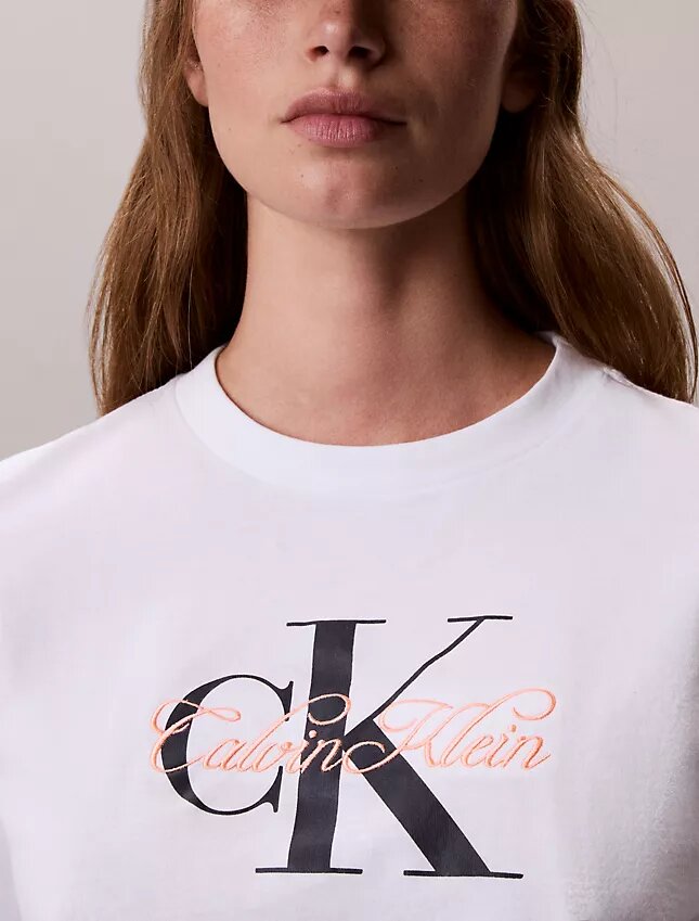 T-shirt classica con grafica Script Monologo T-shirt classica con grafica Script Monologo