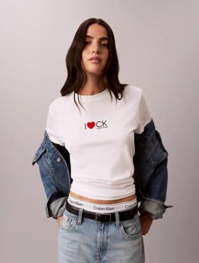 T-shirt classica con logo a cuore