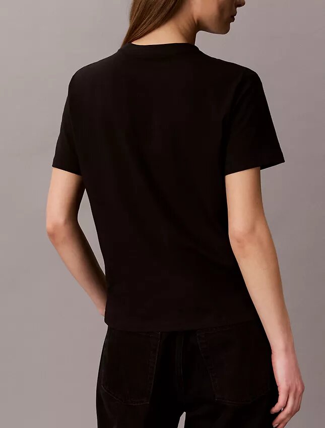 T-shirt classica con logo a cuore T-shirt classica con logo a cuore