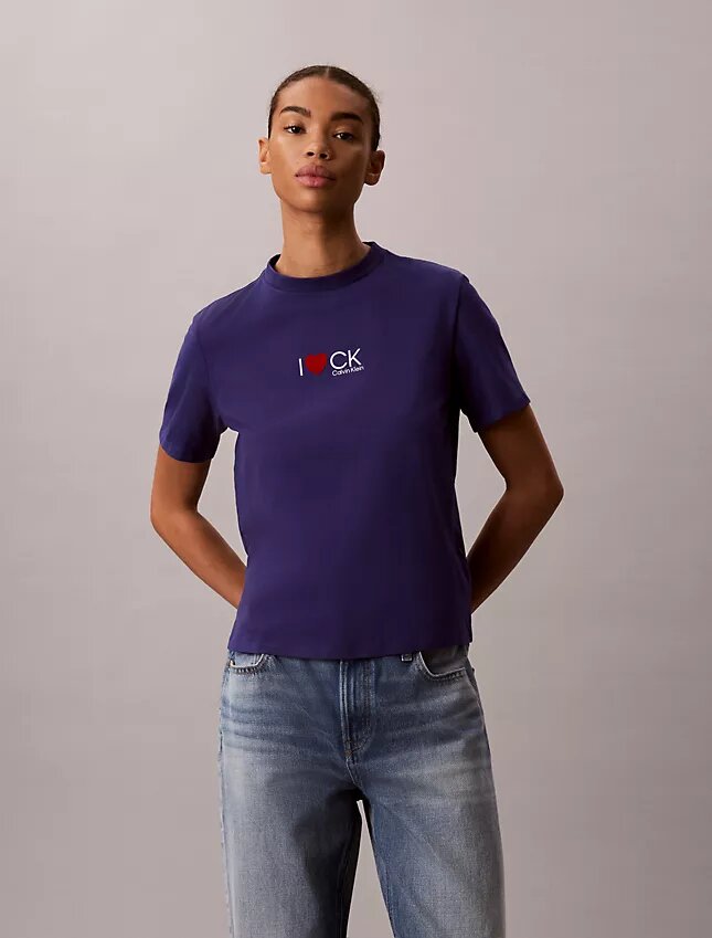 T-shirt classica con logo a cuore T-shirt classica con logo a cuore
