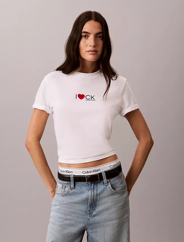 T-shirt classica con logo a cuore T-shirt classica con logo a cuore