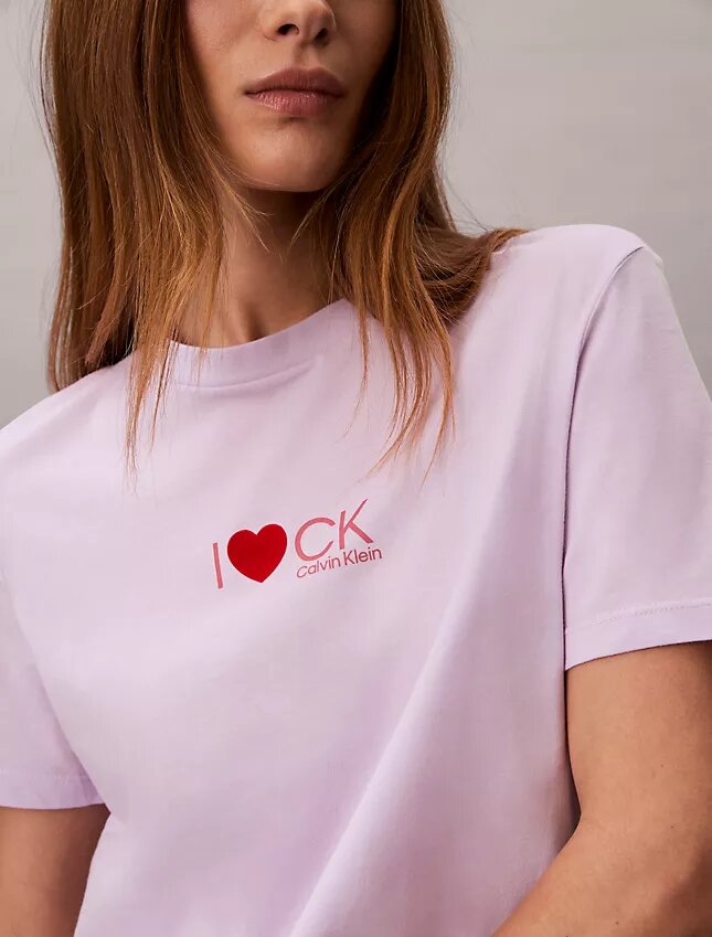 T-shirt classica con logo a cuore T-shirt classica con logo a cuore