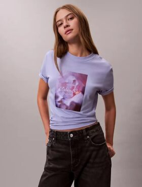 T-shirt classica con logo floreale
