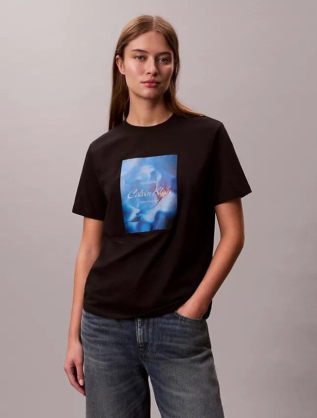 T-shirt classica con logo floreale T-shirt classica con logo floreale