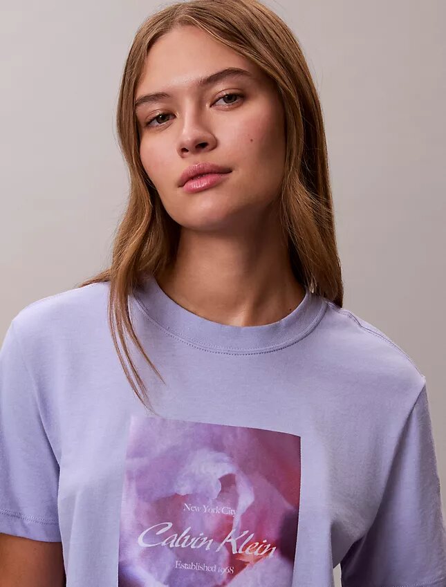 T-shirt classica con logo floreale T-shirt classica con logo floreale