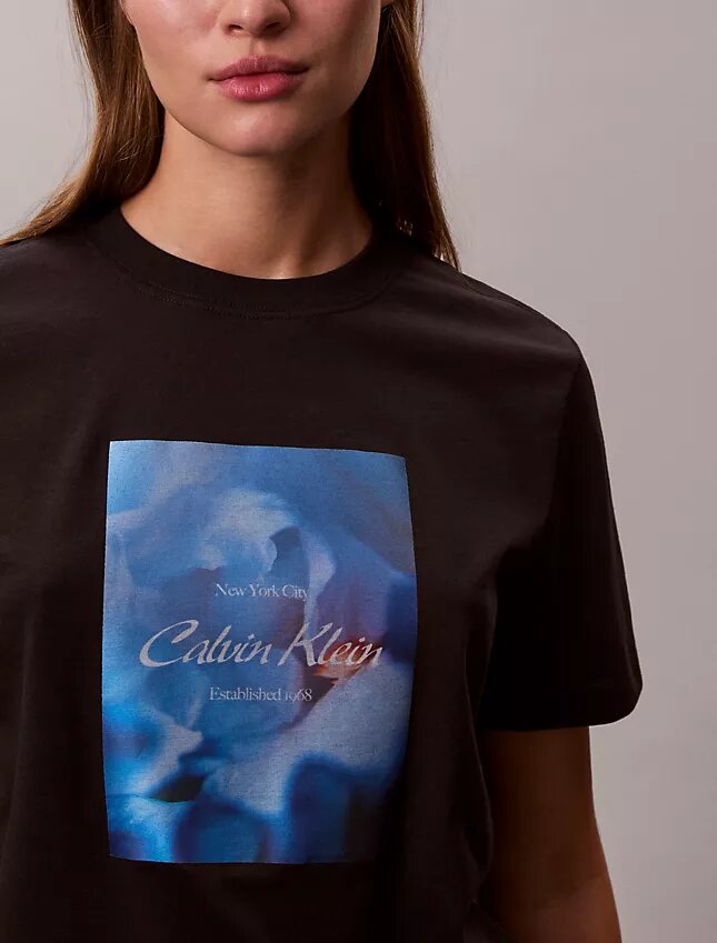 T-shirt classica con logo floreale T-shirt classica con logo floreale