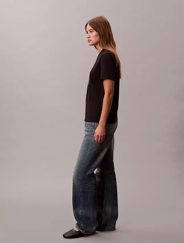 T-shirt classica con logo floreale T-shirt classica con logo floreale