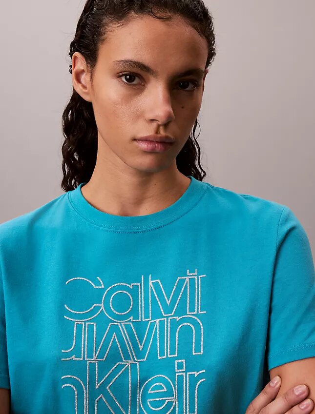 T-shirt classica con logo glitterato T-shirt classica con logo glitterato