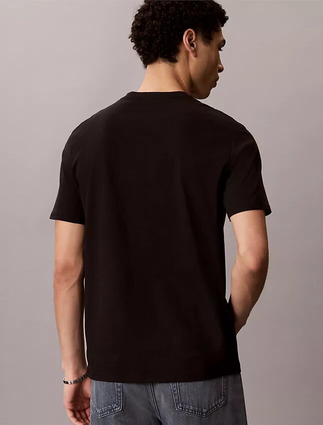 T-shirt classica con logo grafico retrò T-shirt classica con logo grafico retrò