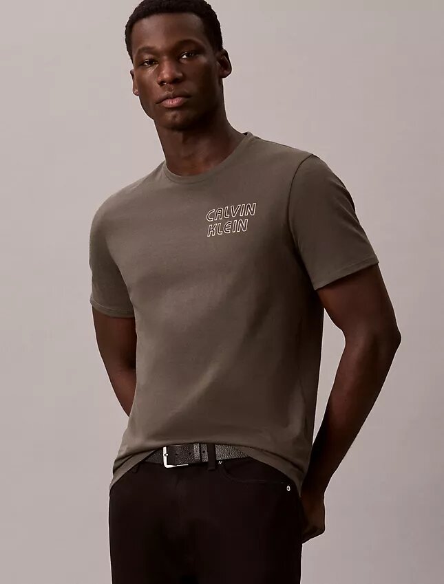 T-shirt classica con logo grafico retrò T-shirt classica con logo grafico retrò