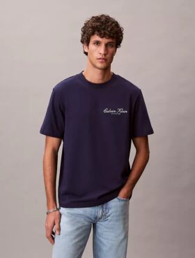 T-shirt classica con logo in caratteri piccoli
