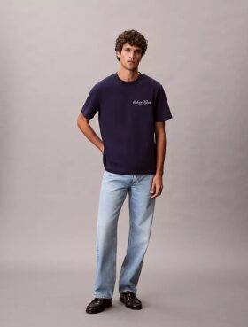 T-shirt classica con logo in caratteri piccoli