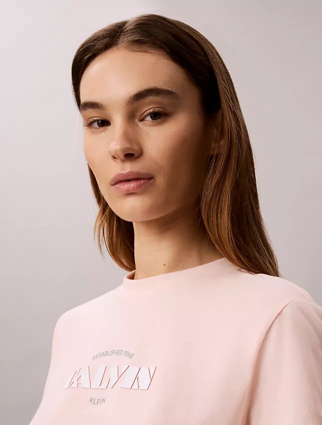 T-shirt classica con logo in grassetto T-shirt classica con logo in grassetto