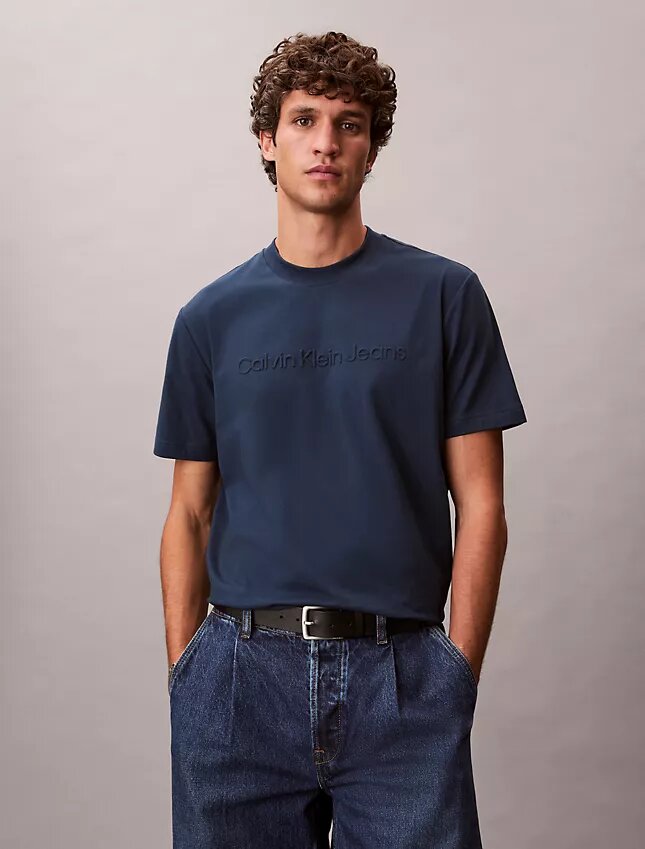T-shirt classica con logo in rilievo T-shirt classica con logo in rilievo