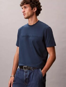 T-shirt classica con logo in rilievo