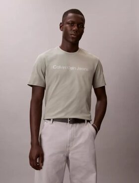 T-shirt classica con logo stampato a caldo