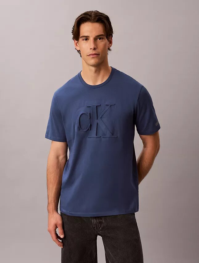 T-shirt classica con Monogram in rilievo T-shirt classica con Monogram in rilievo