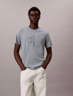 T-shirt classica con Monogram in rilievo