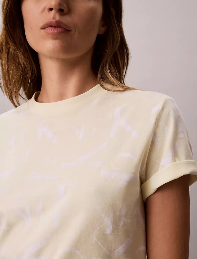 T-shirt classica con Monogram sbiadito su tutta la superficie T-shirt classica con Monogram sbiadito su tutta la superficie