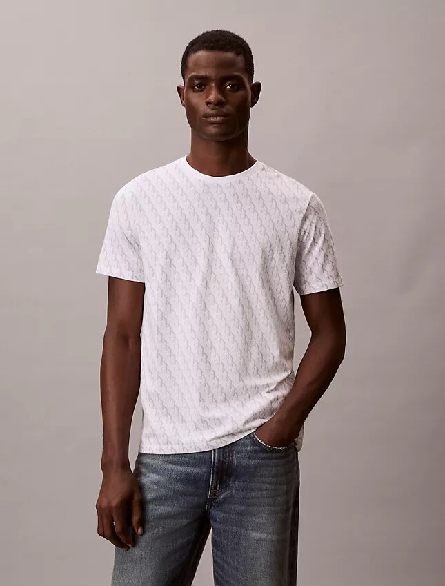T-shirt classica con Monogram su tutta la superficie in cotone Liquid Touch T-shirt classica con Monogram su tutta la superficie in cotone Liquid Touch