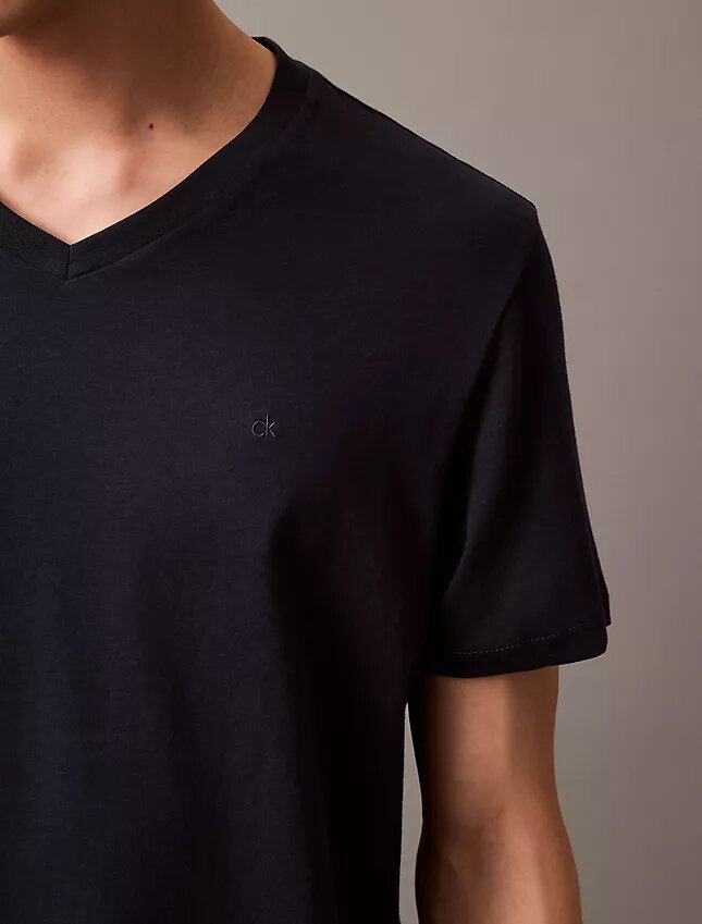 T-shirt classica con scollo a V Liquid Touch T-shirt classica con scollo a V Liquid Touch