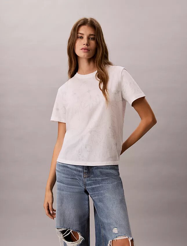 T-shirt classica con stampa floreale T-shirt classica con stampa floreale